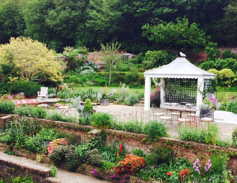 Luxury Double Room with Garden View - Second Floor